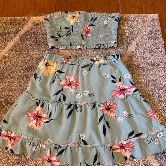 Tobi Other - Floral skirt set